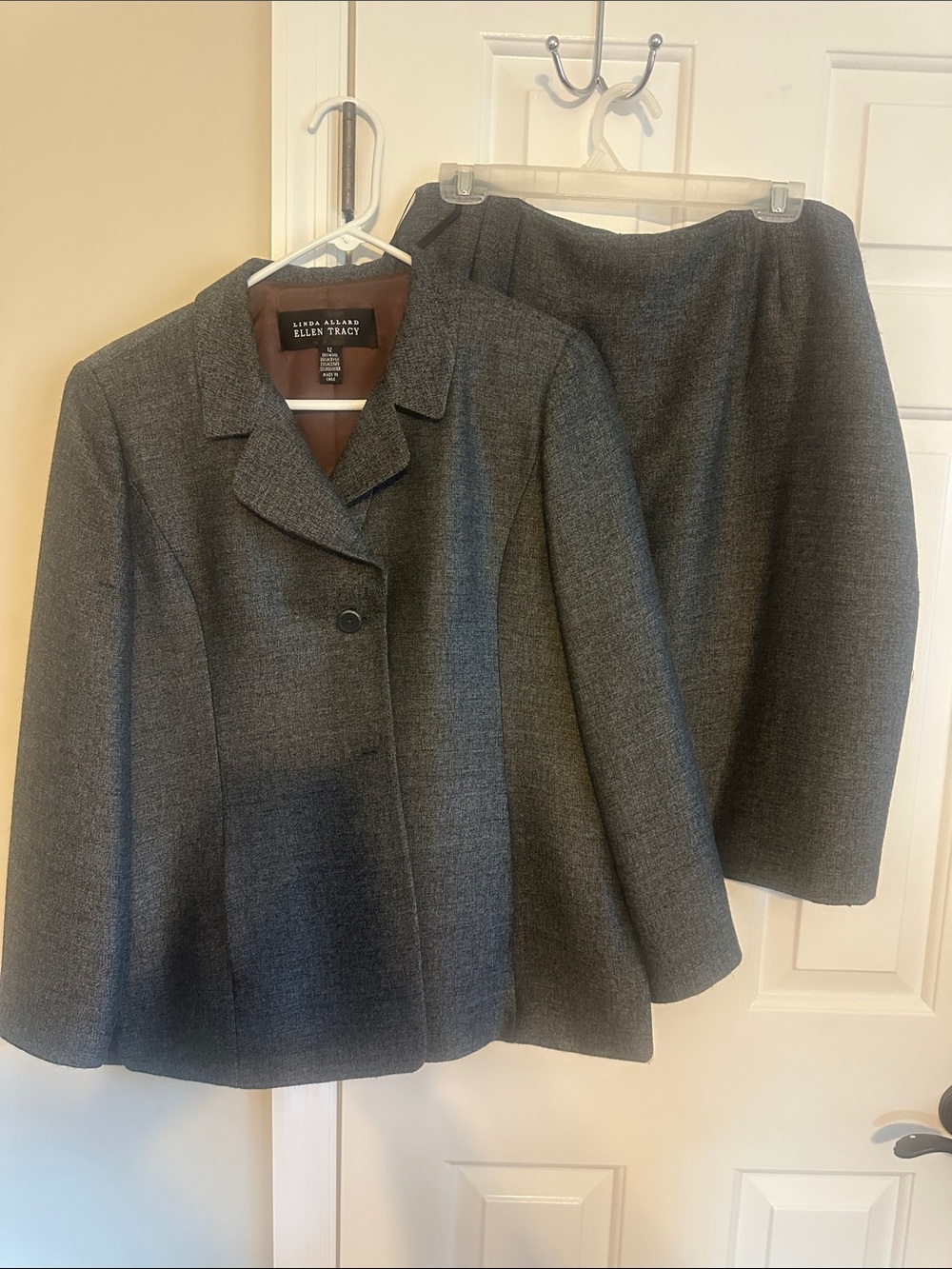 Ellen Tracy Gray Wool-Blend Two-Piece Skirt Suit